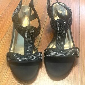 New York Transit Black T-Strap Rhinestone Women's Sandals